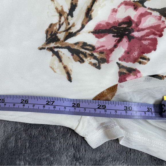 Tight fitting dress - Picture 3 of 3